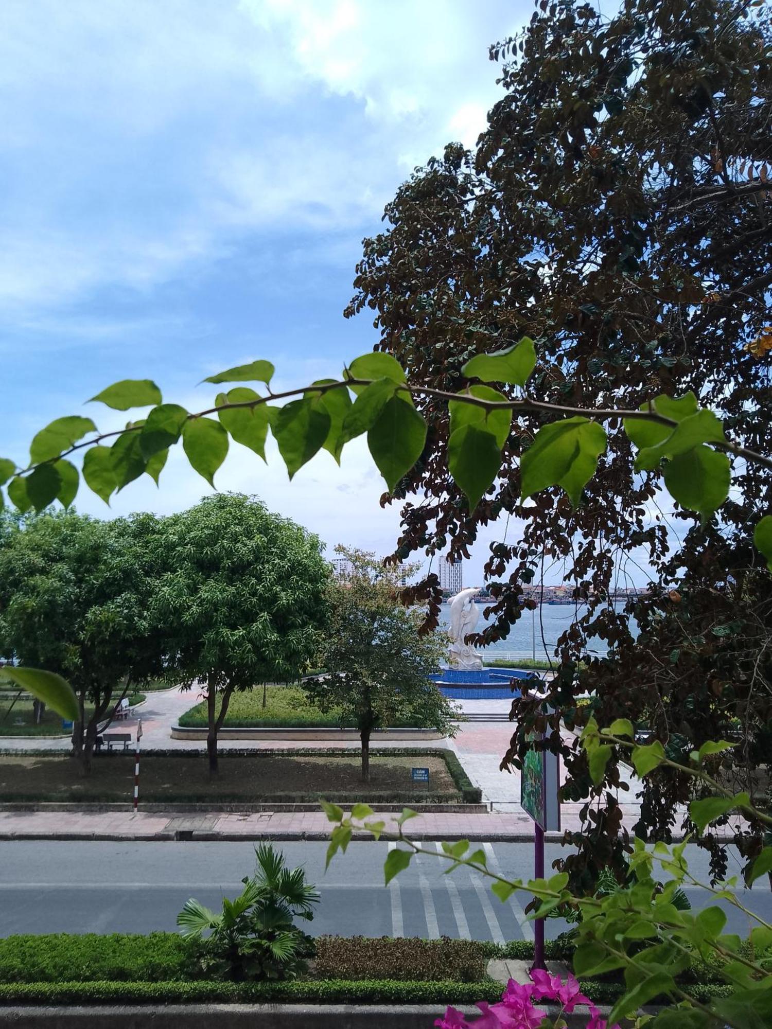Nha Nghi Hang Nga ドンホイ エクステリア 写真