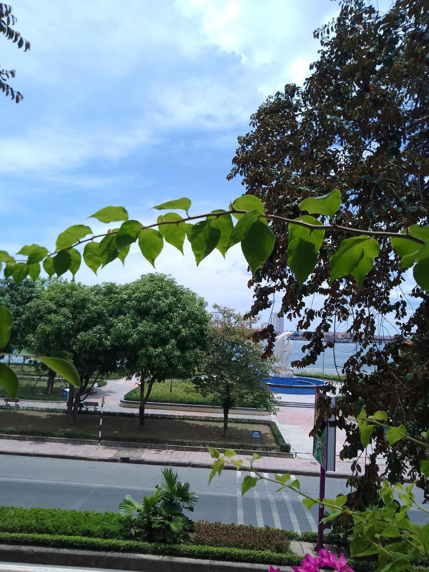 Nha Nghi Hang Nga ドンホイ エクステリア 写真