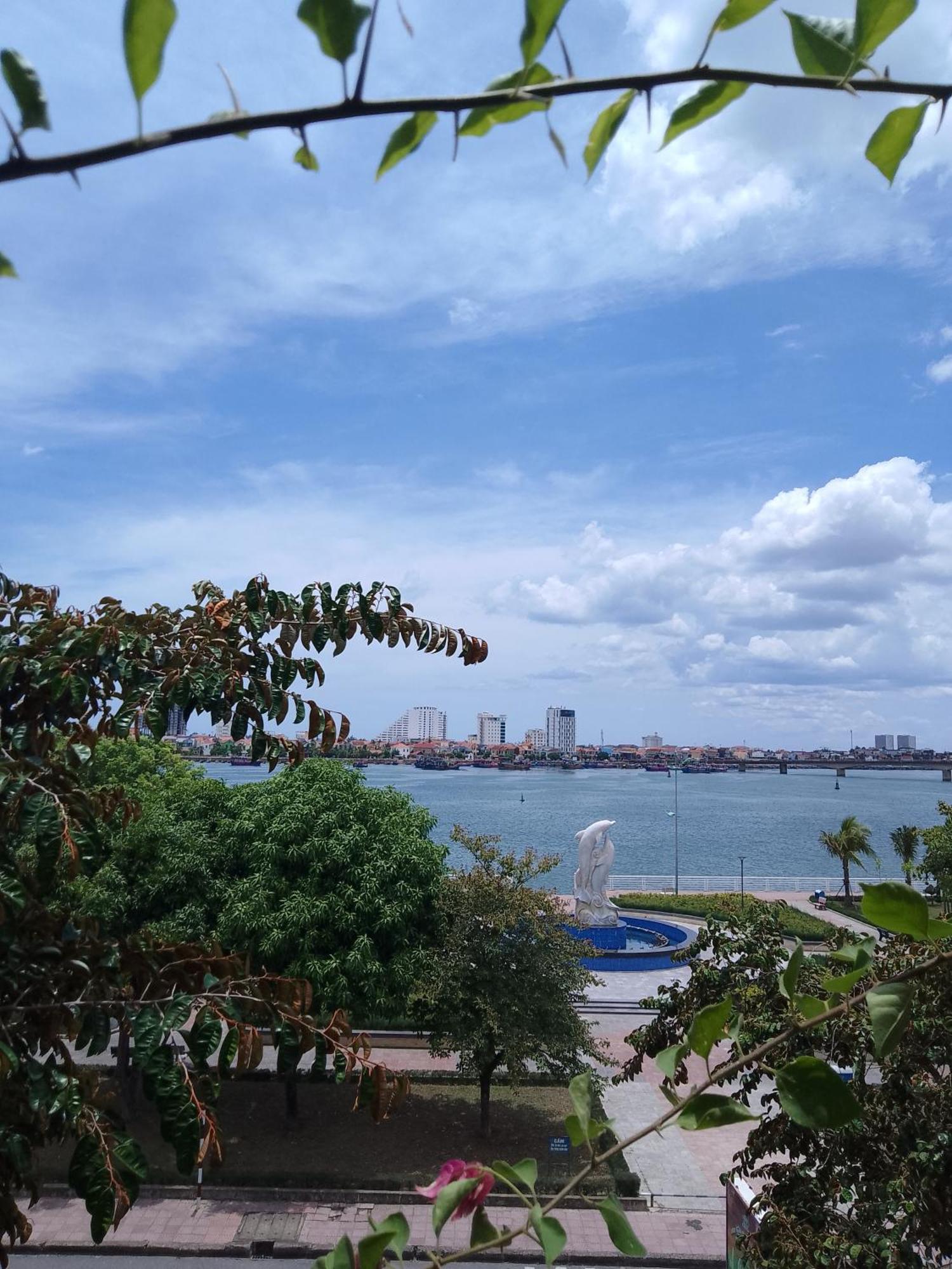 Nha Nghi Hang Nga ドンホイ エクステリア 写真