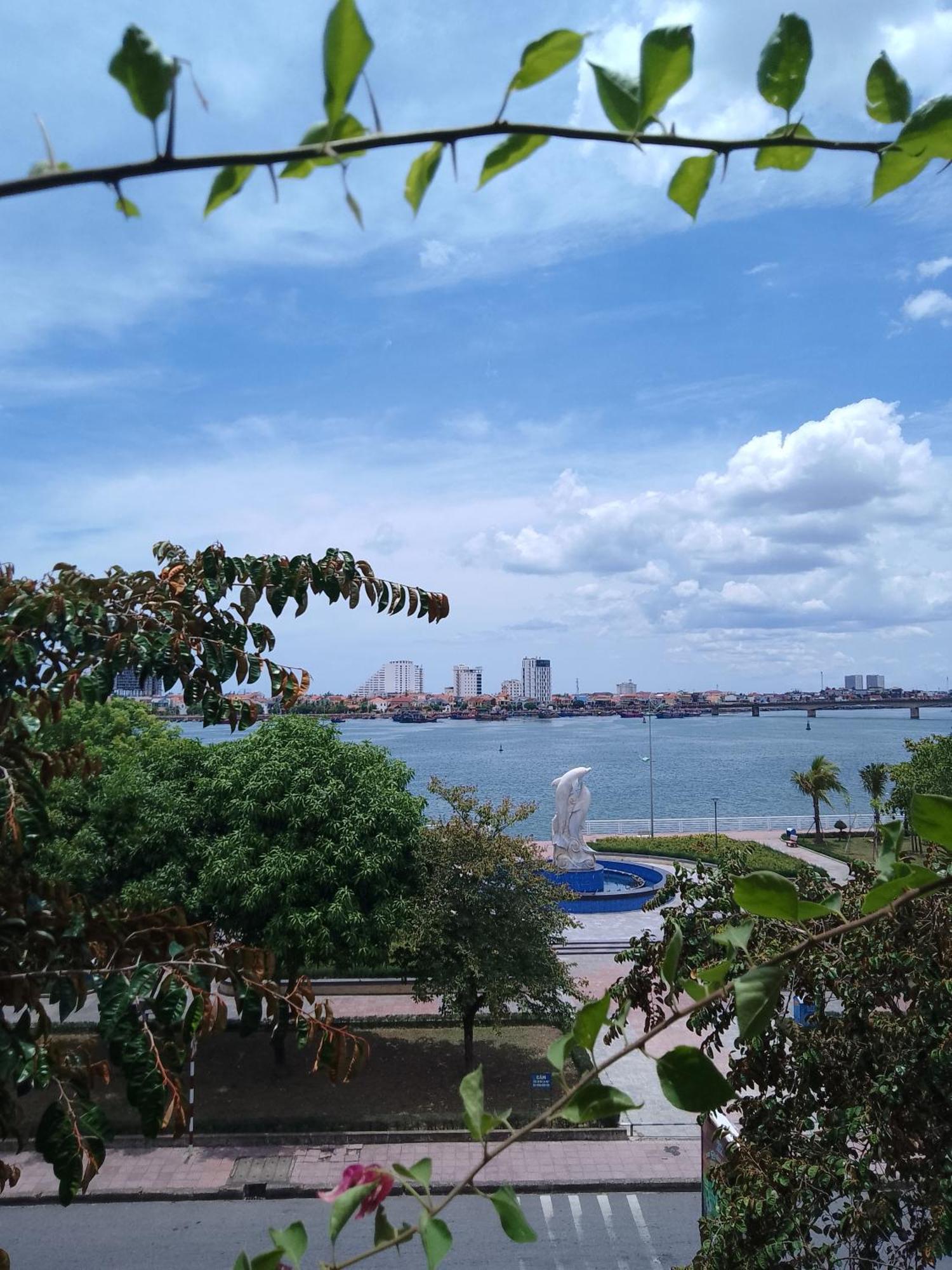 Nha Nghi Hang Nga ドンホイ エクステリア 写真