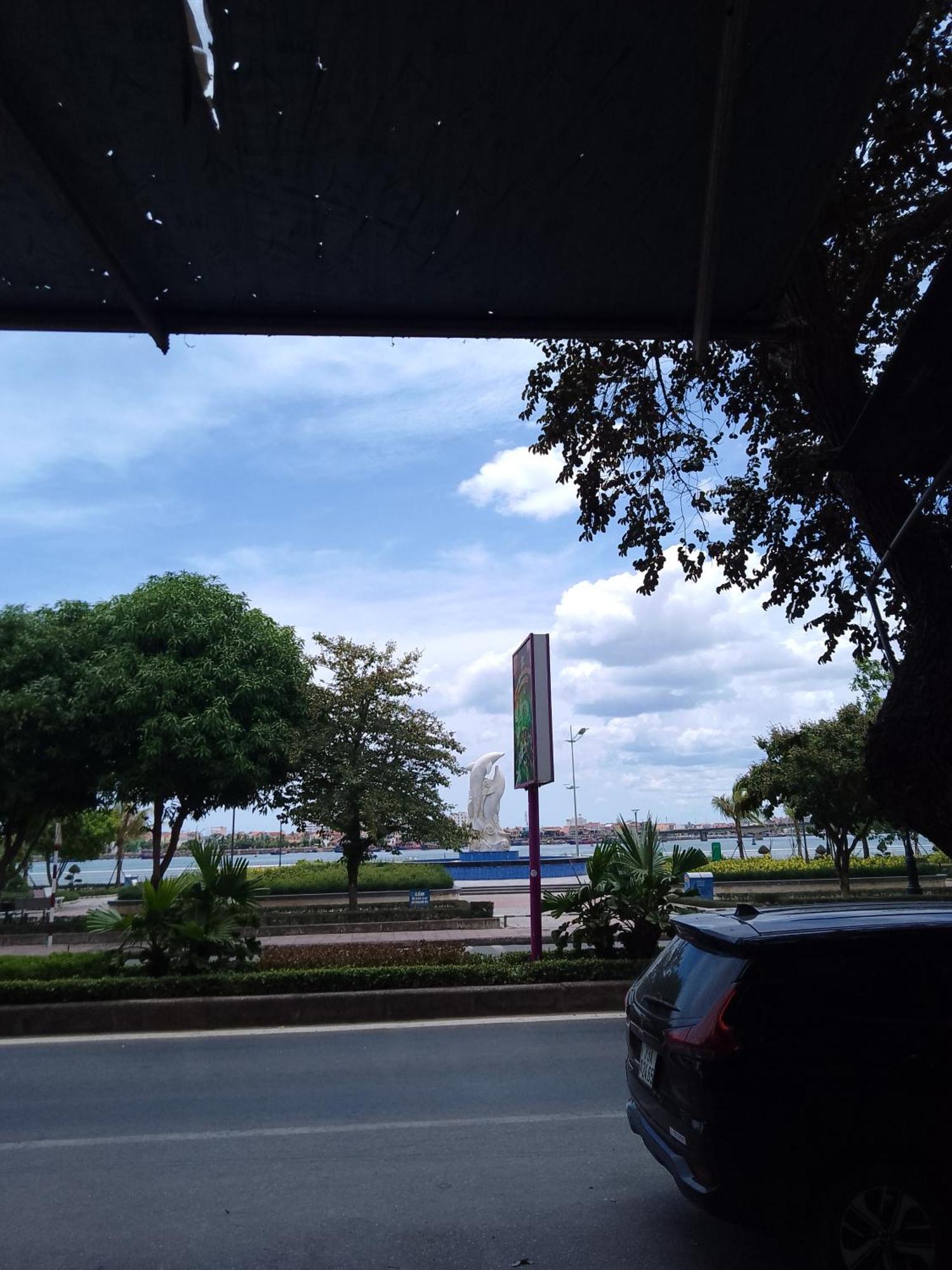 Nha Nghi Hang Nga ドンホイ エクステリア 写真