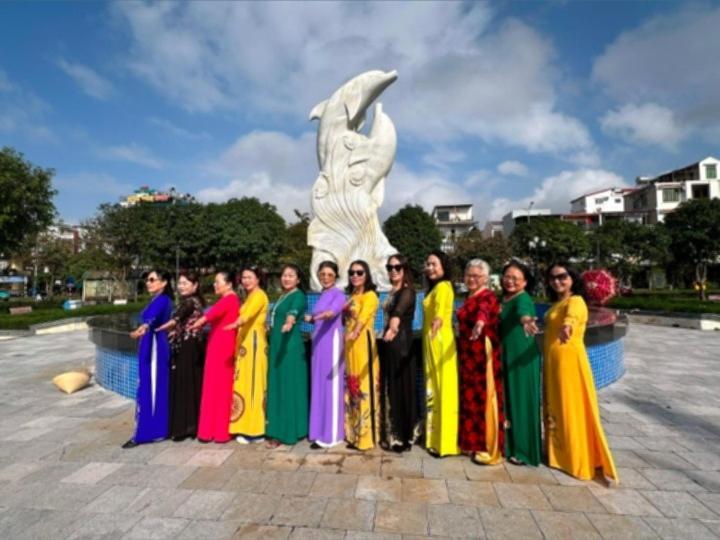 Nha Nghi Hang Nga ドンホイ エクステリア 写真